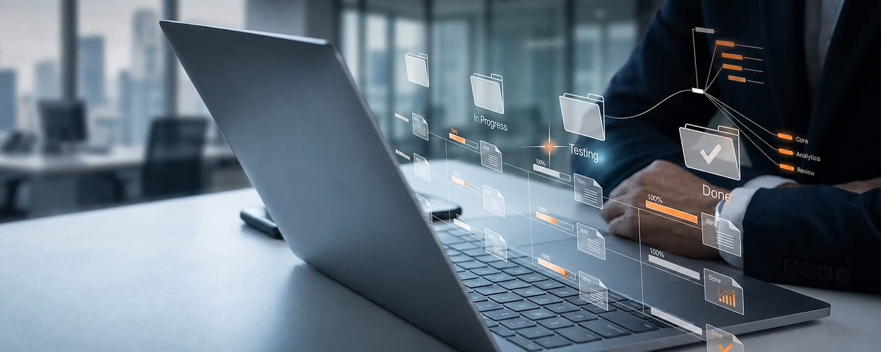 Checklist dei servizi per siti Web a Torino, con voci spuntate su un portatile